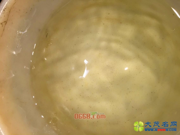 115820ok1uc1r7qu111m82.jpg