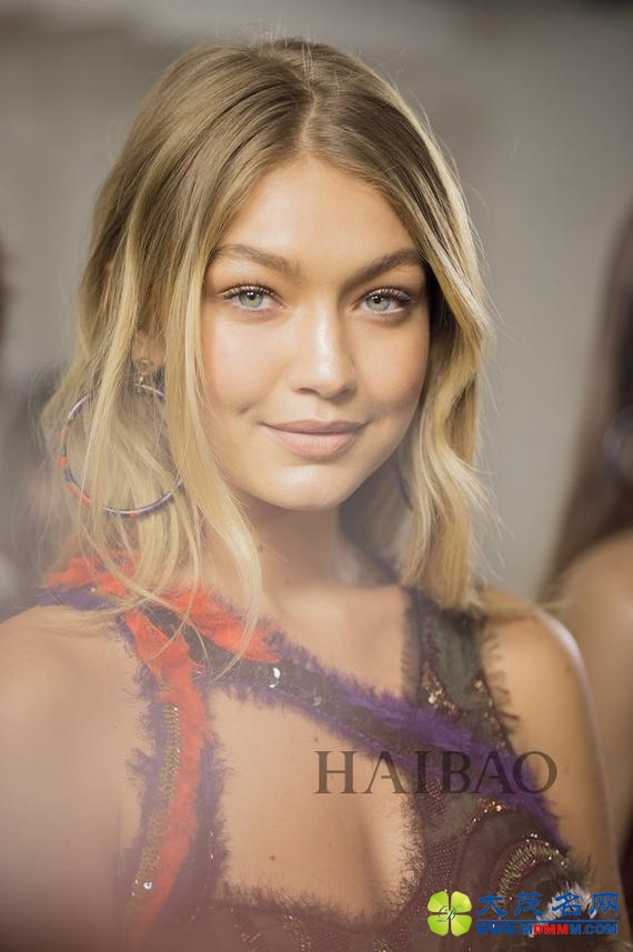 ϵ (Gigi Hadid) ˽