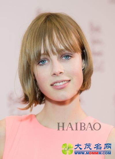 ϡ (Edie Campbell)