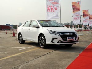 ǵ  2015 1.5T ˫콢Plus