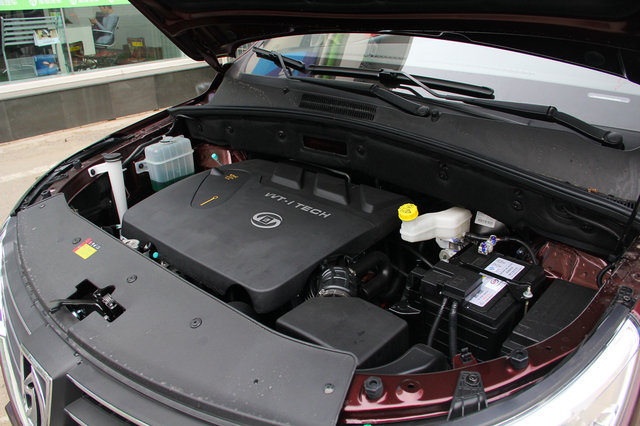 560 2016 1.8L MT